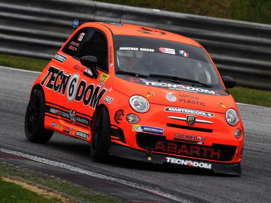  Abarth 695 Assetto Corse 2012 года  (фото 6 из 16)